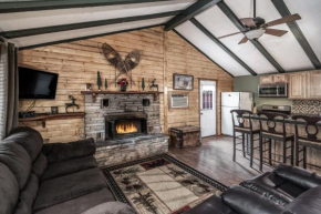 Bear Country - Upper Canyon Hot Tub cabin with fire table